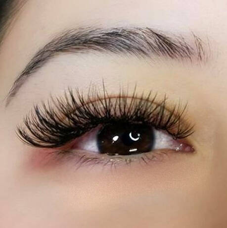Hybrid Lashes: Classic and Volume lashes blended into one for fullness and texture. 